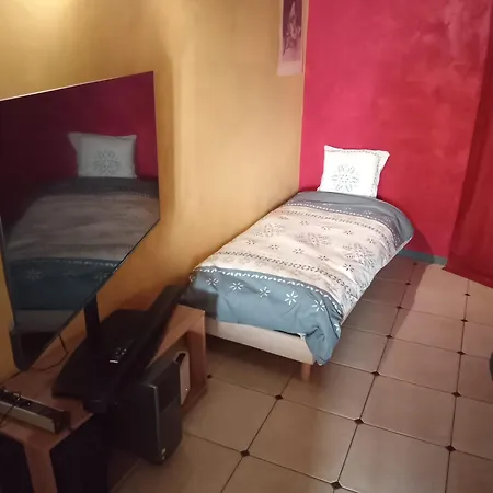 Maison 2 Faces Centre בית נופש *